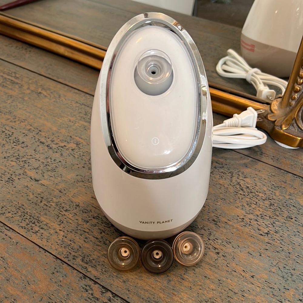 Skin Care Facial steamer w/oil diffuser attachments